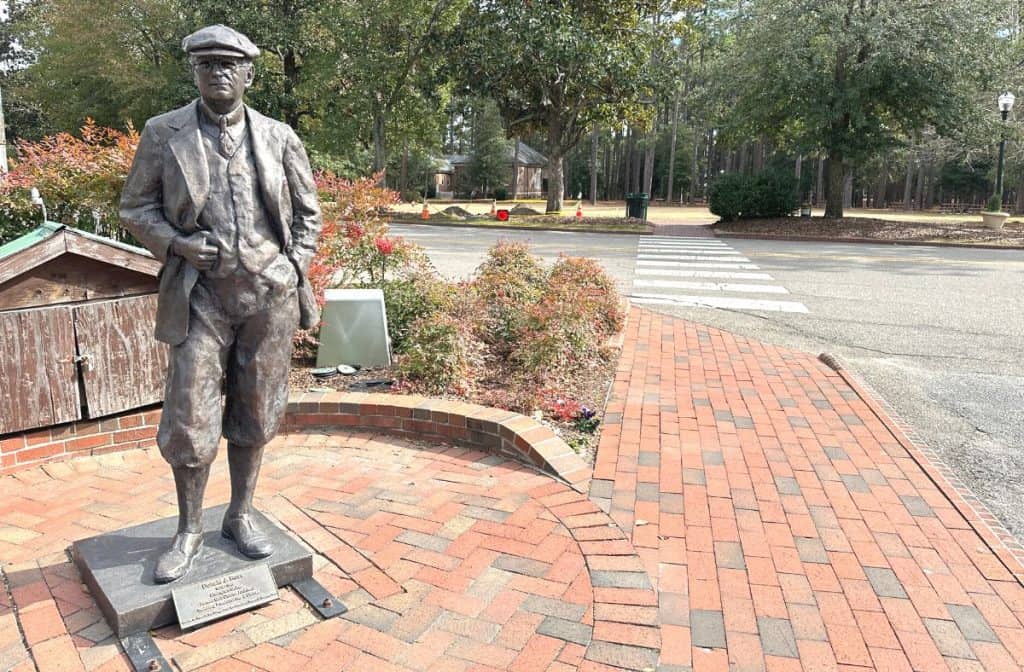 Picture of a statue of Donald Ross
